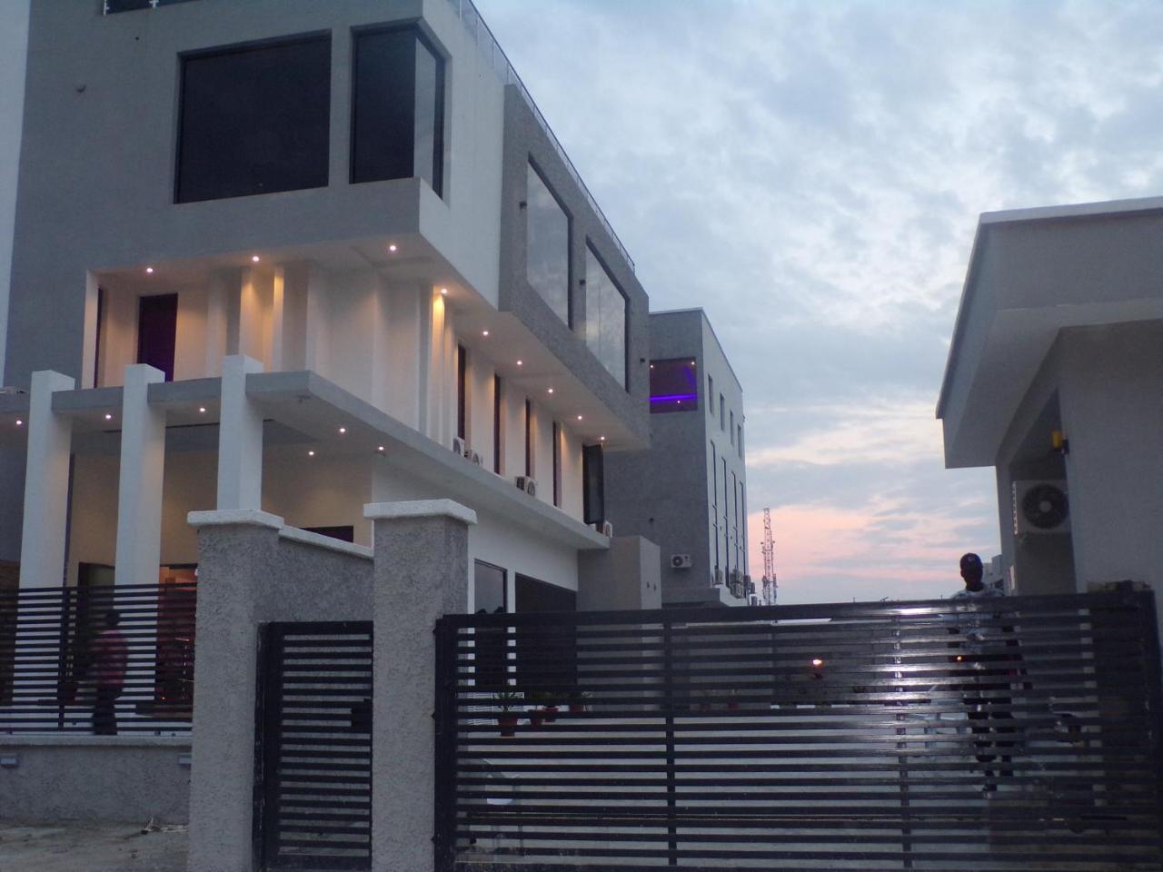The Mayhill Lekki Kültér fotó