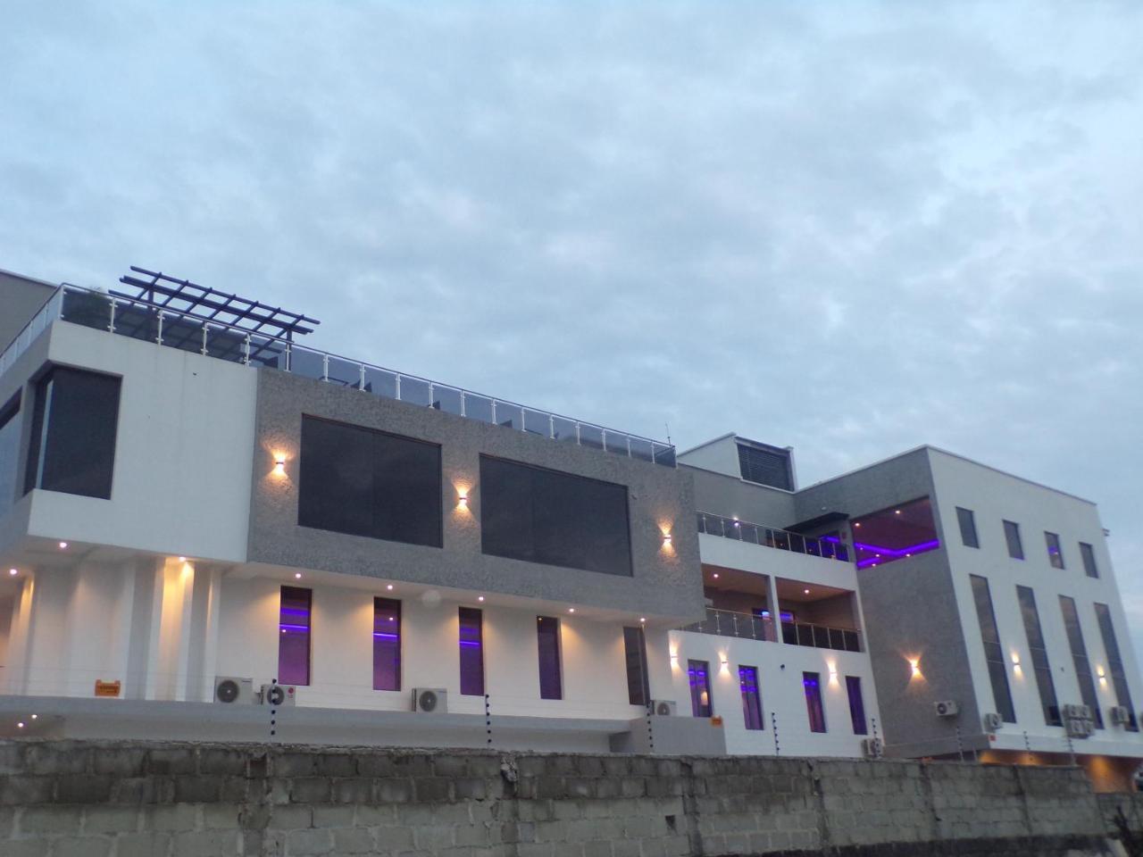 The Mayhill Lekki Kültér fotó